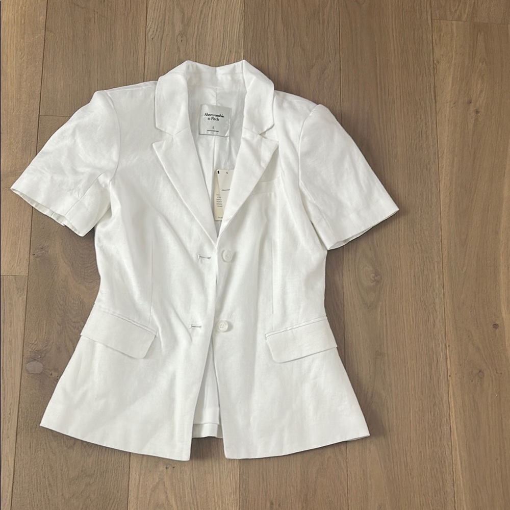 Abercrombie & Fitch Classic White Blazer